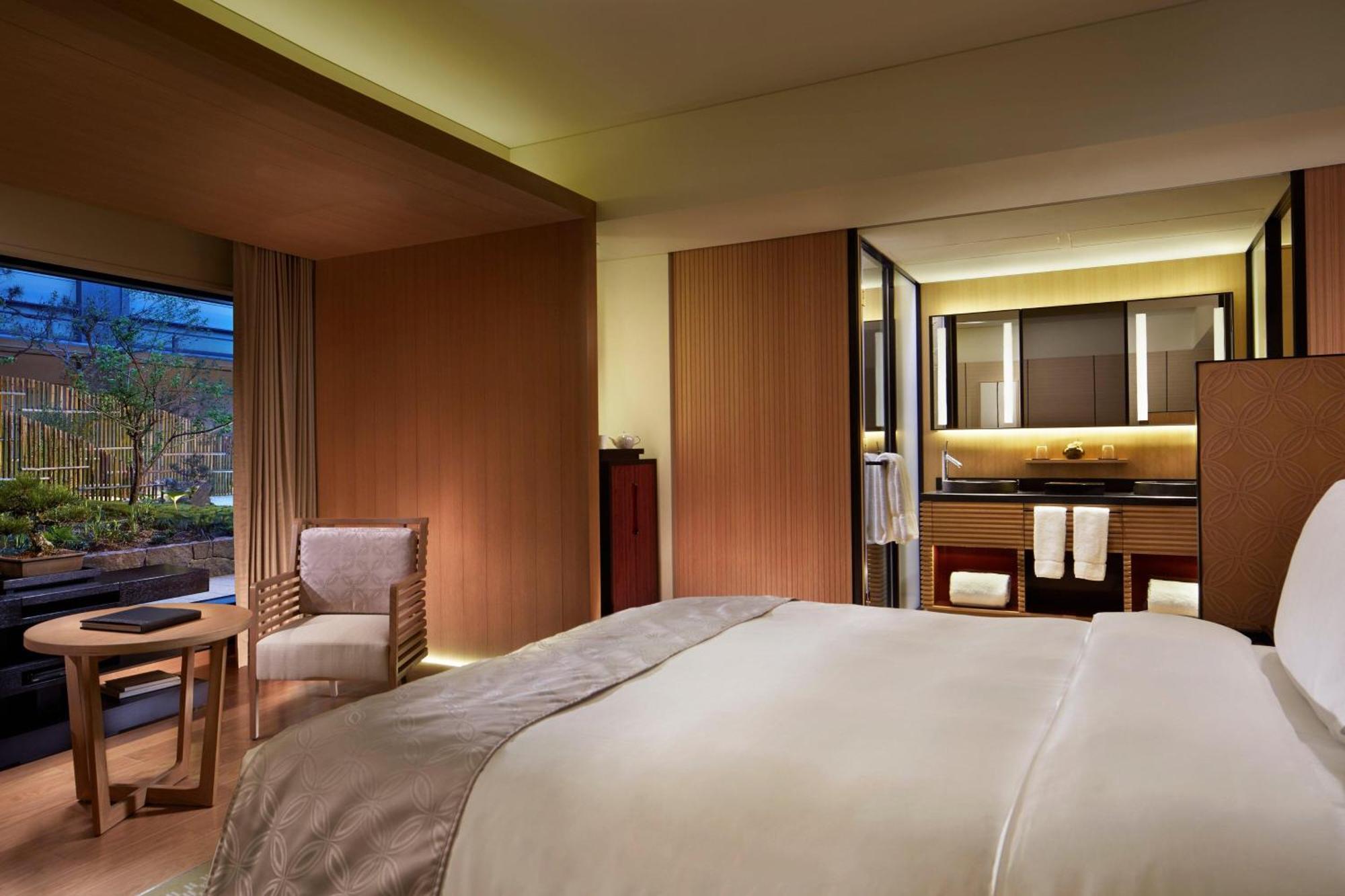 The Ritz-Carlton Kyoto Hotell Exteriör bild